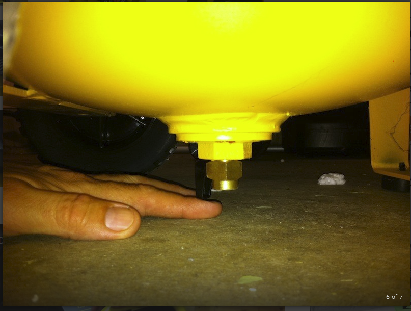 D55168 Compressor Leaking Plug Blown Out? Dewalt Power Tool Forum