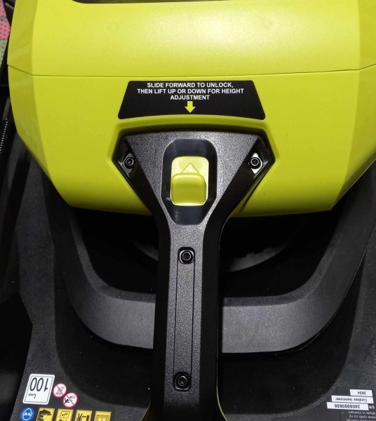 LawnMowerheightadjustment.thumb.jpg.4d3b4c64644f7216dabde04c7c59778e.jpg
